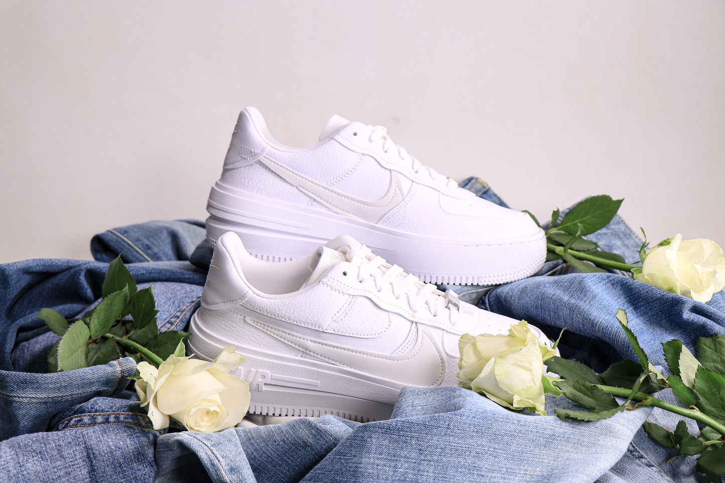 Nike Air Force 1 Platform Triple White