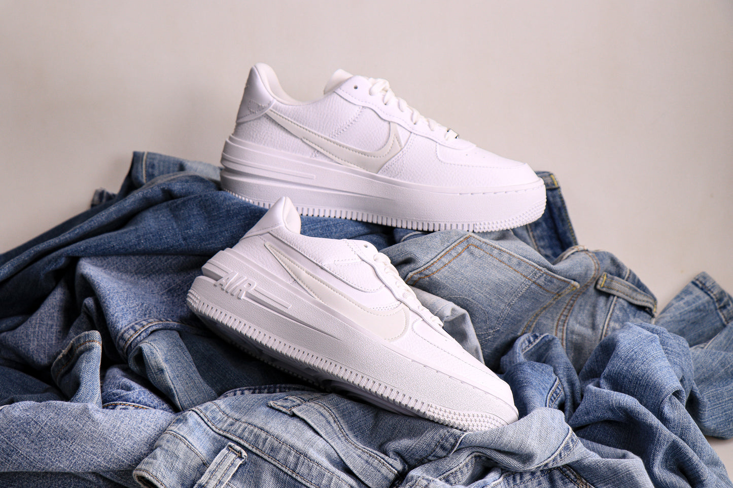 Nike Air Force 1 Platform Triple White